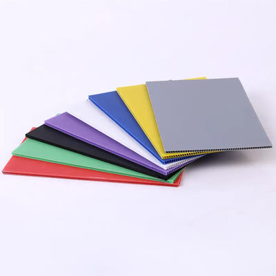 পিপি হোল শীট টেকসই পুনর্ব্যবহারযোগ্য প্লাস্টিকের প্যানেল প্যাকেজিং জন্য আদর্শ শিপিং বিজ্ঞাপন signage এবং কৃষি seedlings ট্রে